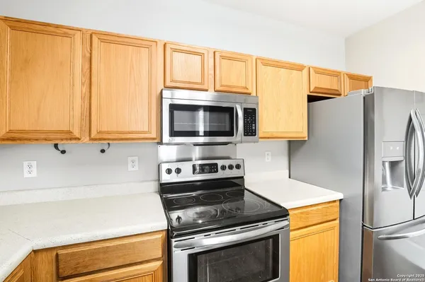 $2,195 | 8627 Tioga Pass, Helotes, TX 78023
