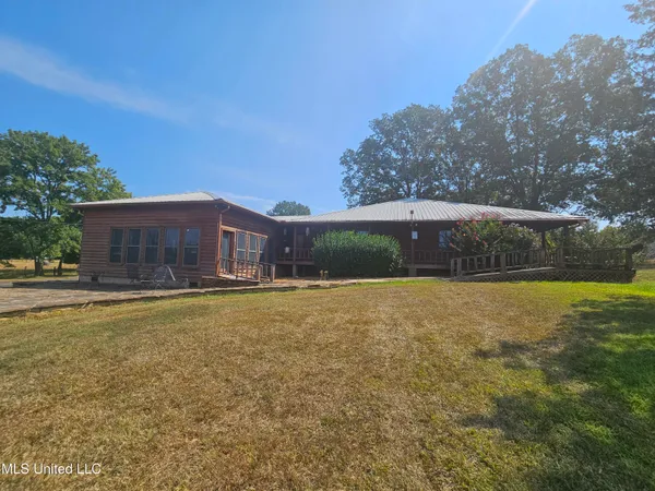 $465,000 | 3876 Bett-Thyatira Road, Coldwater, MS 38618