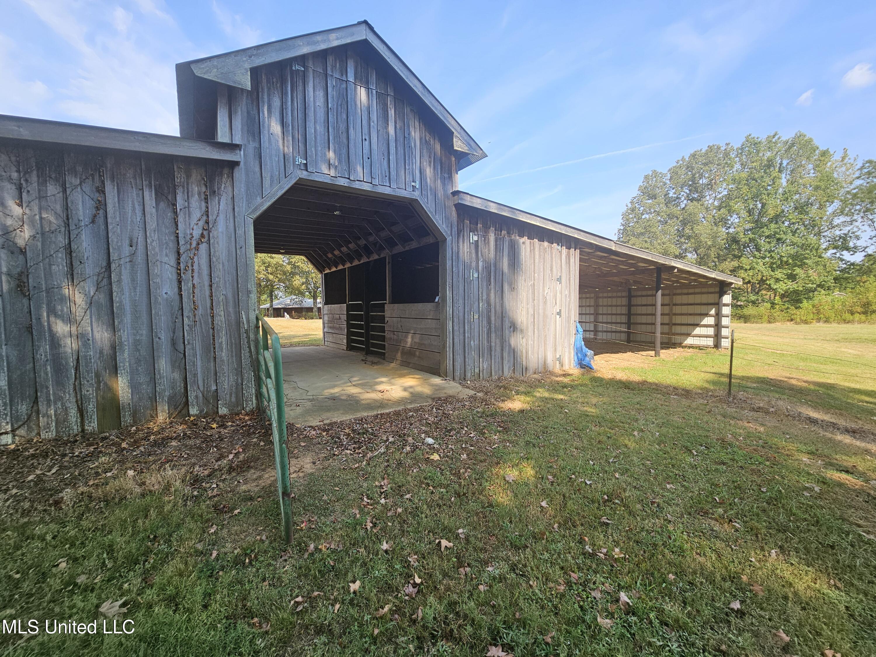3876 Bett-Thyatira Road Coldwater, MS 38618 - Photo 15 of 41 20250915_105647