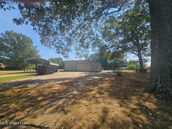 $465,000 | 3876 Bett-Thyatira Road, Coldwater, MS 38618