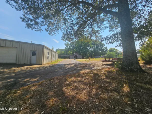 $465,000 | 3876 Bett-Thyatira Road, Coldwater, MS 38618