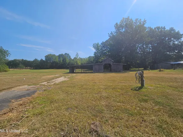 $465,000 | 3876 Bett-Thyatira Road, Coldwater, MS 38618