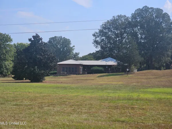 $465,000 | 3876 Bett-Thyatira Road, Coldwater, MS 38618