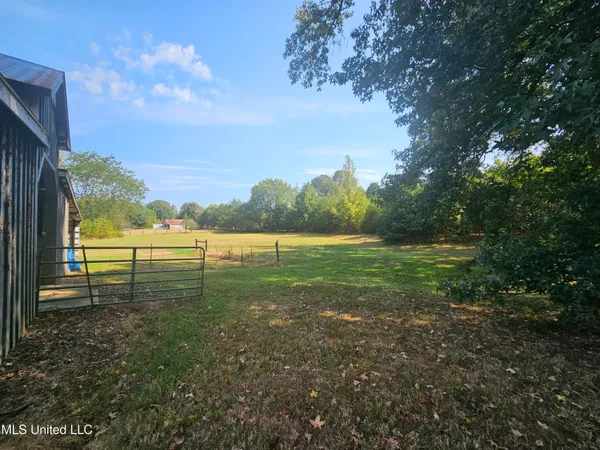 $465,000 | 3876 Bett-Thyatira Road, Coldwater, MS 38618