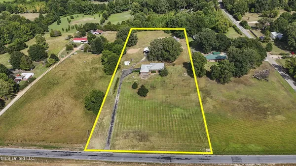 $465,000 | 3876 Bett-Thyatira Road, Coldwater, MS 38618