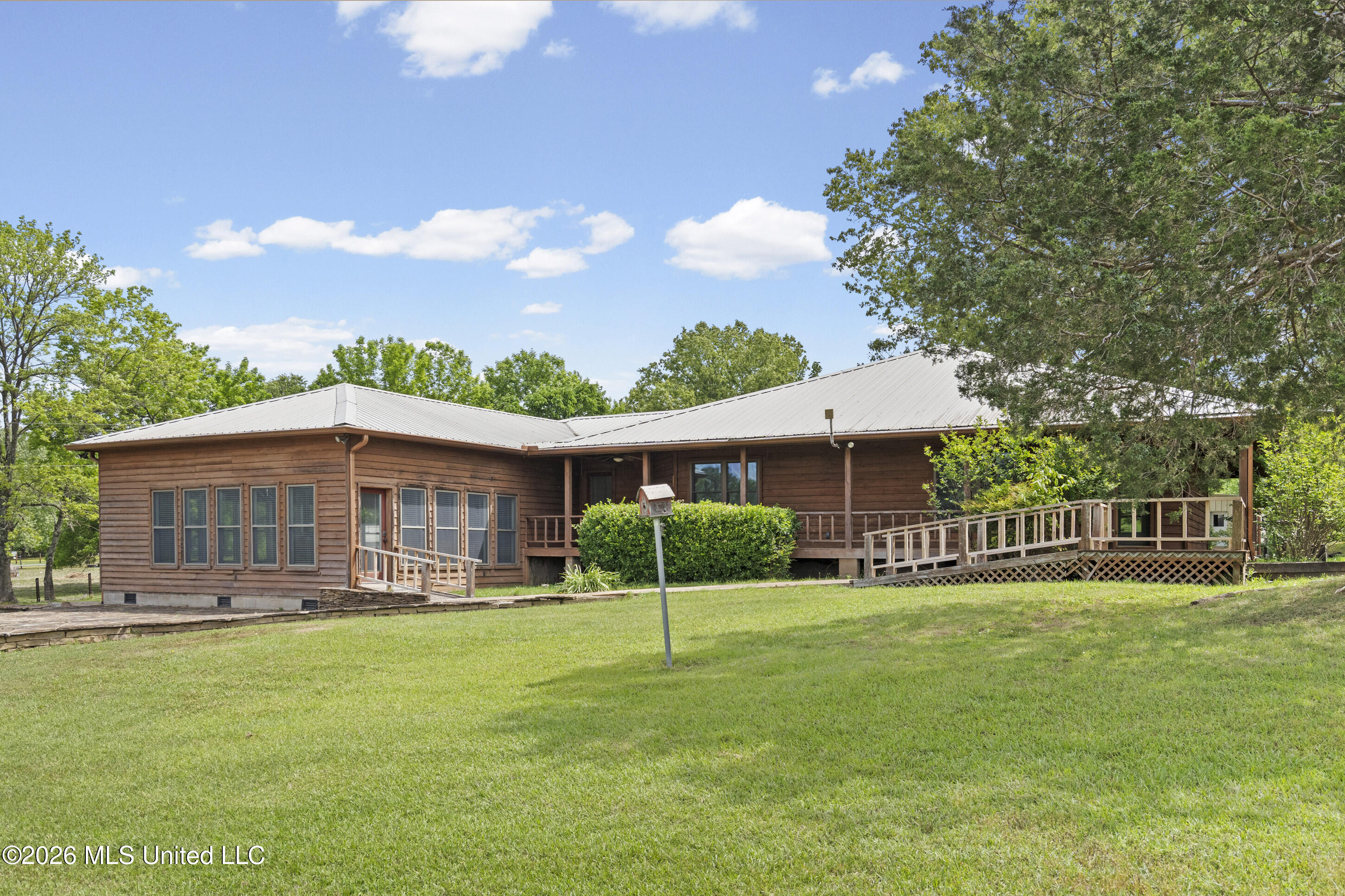 3876 Bett-Thyatira Road Coldwater, MS 38618 - Photo 3 of 41 2__dsc6069_print - Copy - Copy