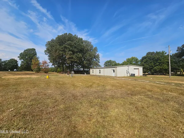 $465,000 | 3876 Bett-Thyatira Road, Coldwater, MS 38618