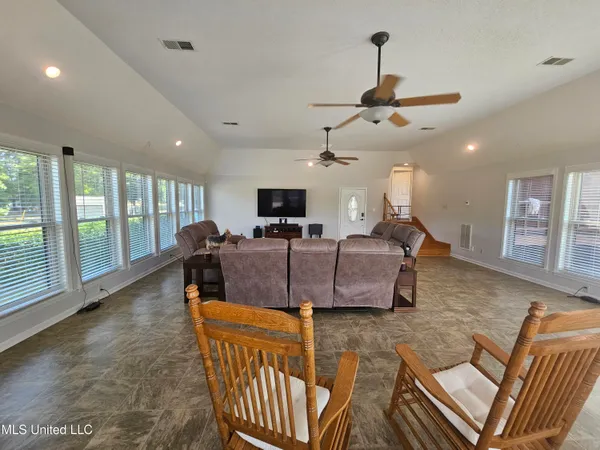 $465,000 | 3876 Bett-Thyatira Road, Coldwater, MS 38618