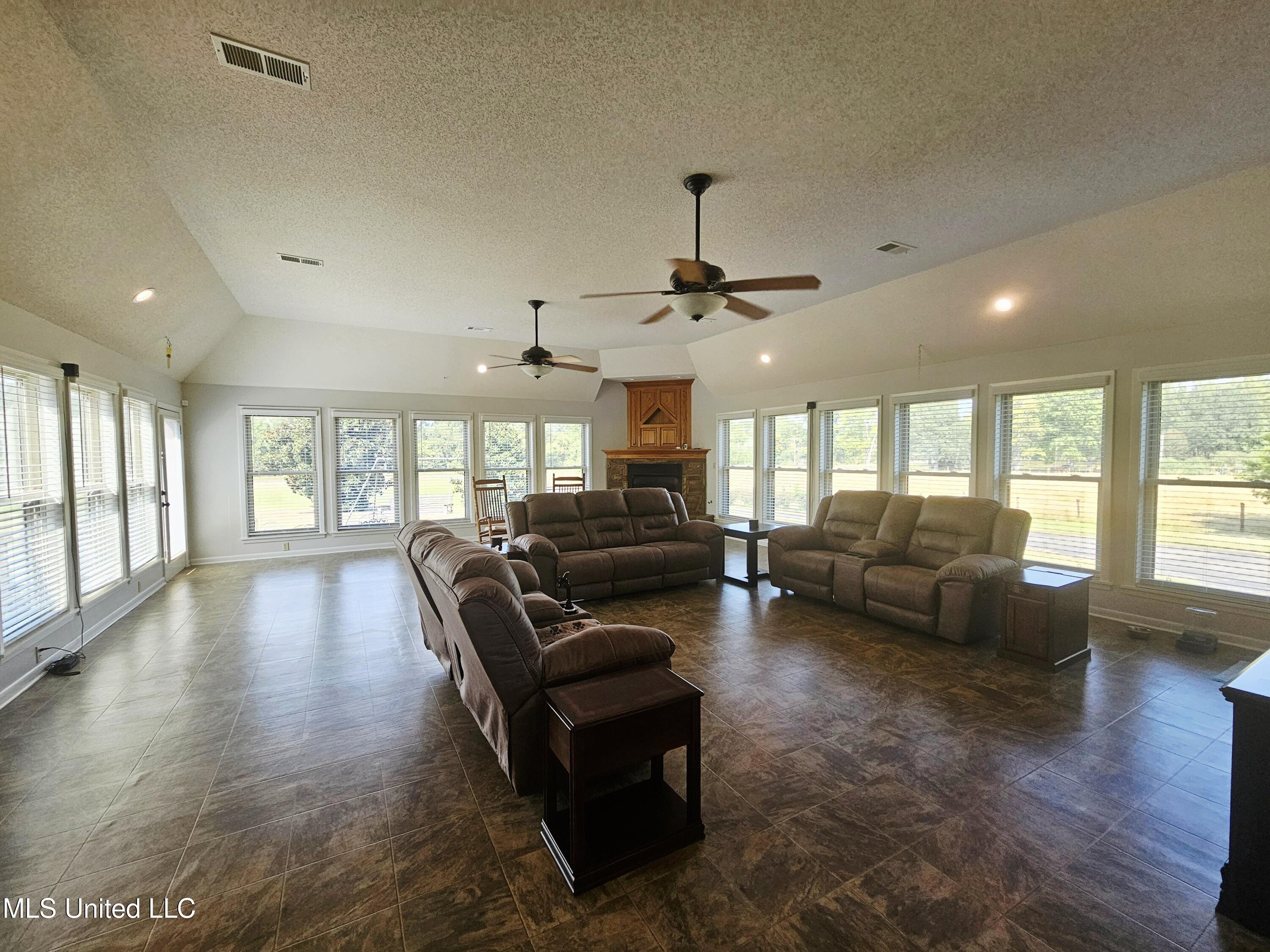 3876 Bett-Thyatira Road Coldwater, MS 38618 - Photo 4 of 72 20250915_111110