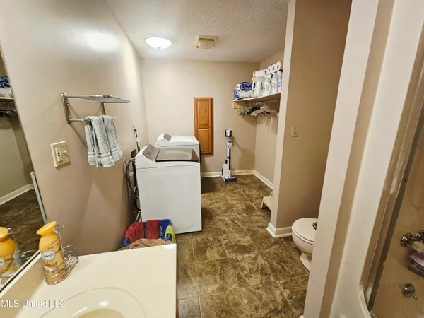 $465,000 | 3876 Bett-Thyatira Road, Coldwater, MS 38618