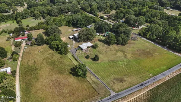 $465,000 | 3876 Bett-Thyatira Road, Coldwater, MS 38618