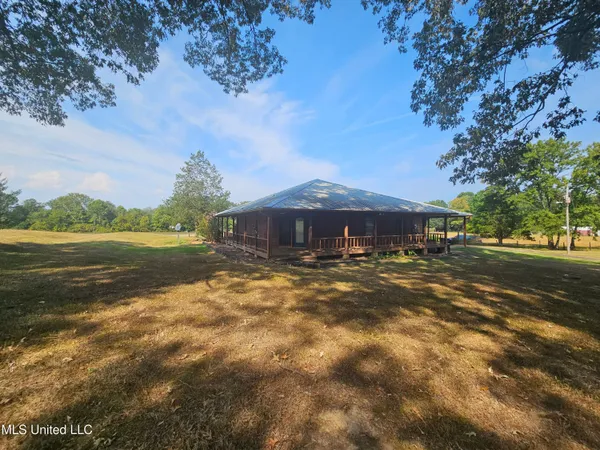 $465,000 | 3876 Bett-Thyatira Road, Coldwater, MS 38618