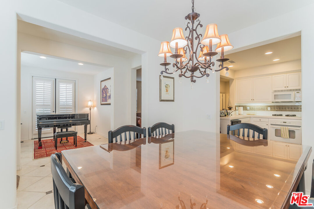 22 Conservatory Drive Ladera Ranch, CA 92694 - Photo 11 of 32
