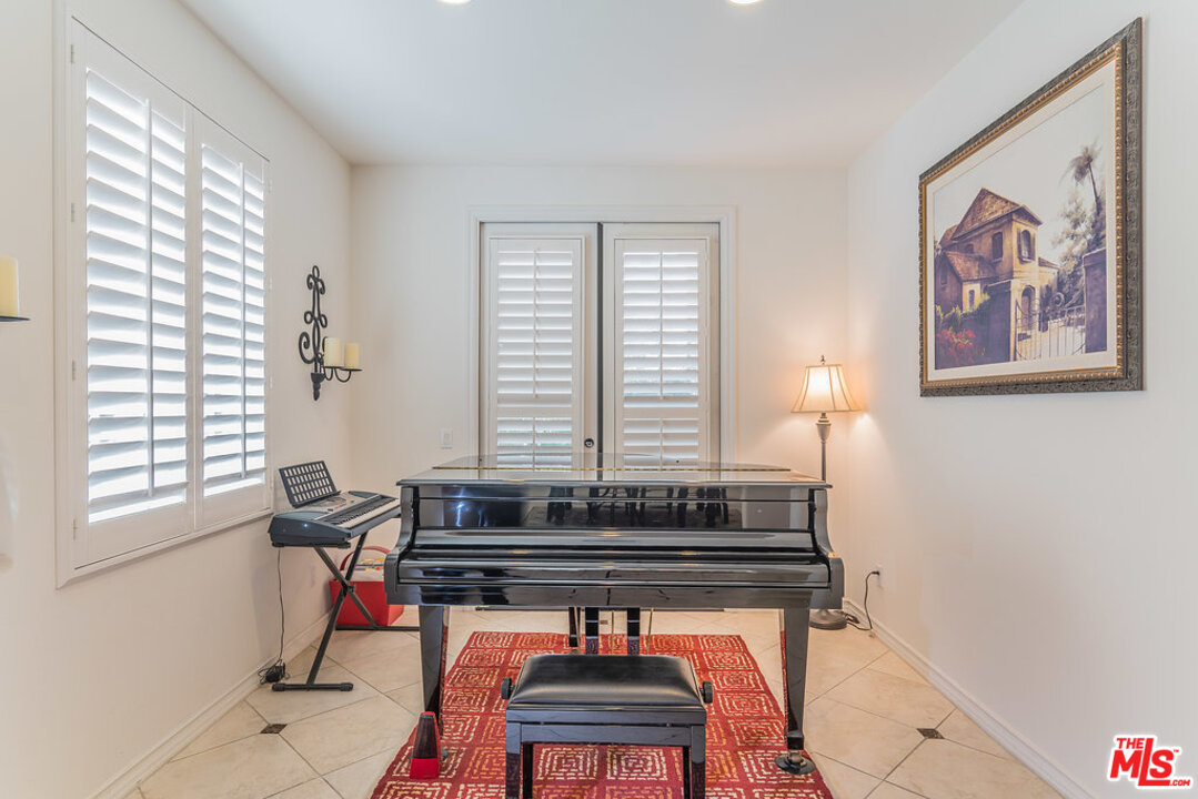 22 Conservatory Drive Ladera Ranch, CA 92694 - Photo 12 of 32
