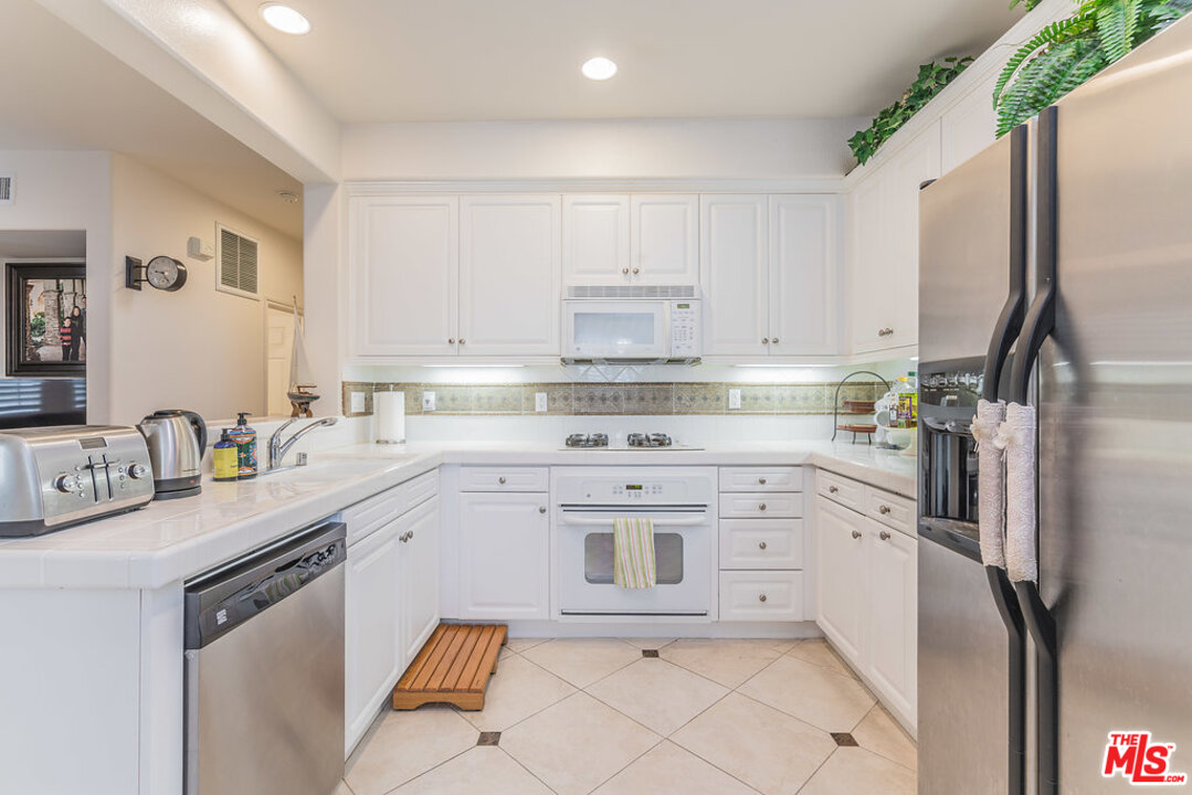 22 Conservatory Drive Ladera Ranch, CA 92694 - Photo 14 of 32