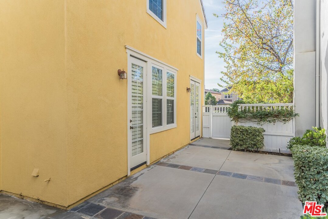 22 Conservatory Drive Ladera Ranch, CA 92694 - Photo 3 of 32
