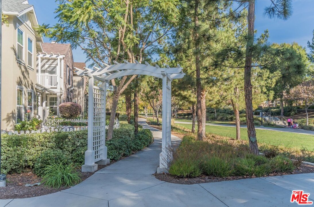 22 Conservatory Drive Ladera Ranch, CA 92694 - Photo 5 of 32