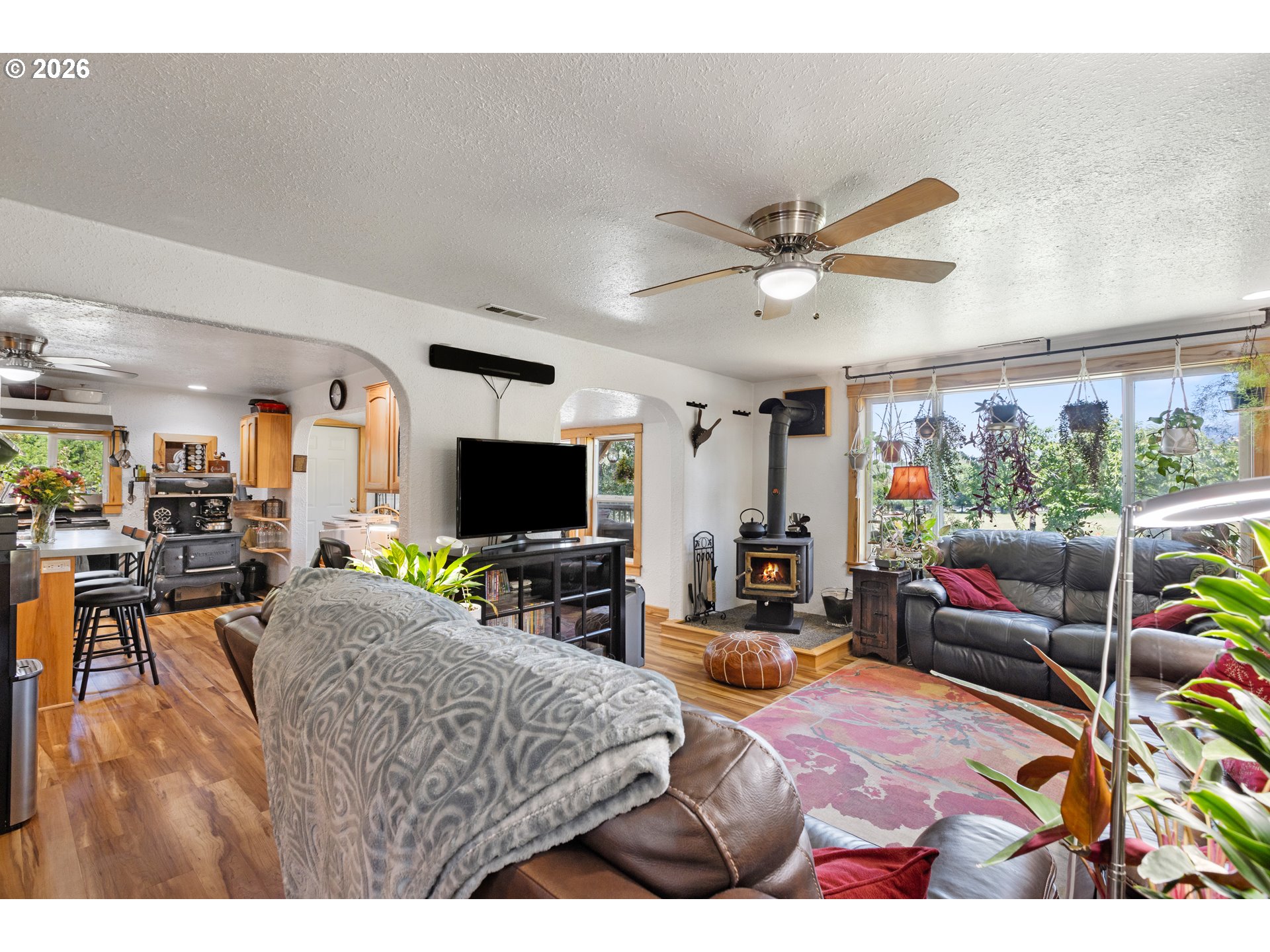 220 Faver Drive Riddle, OR 97469 - Photo 5 of 48