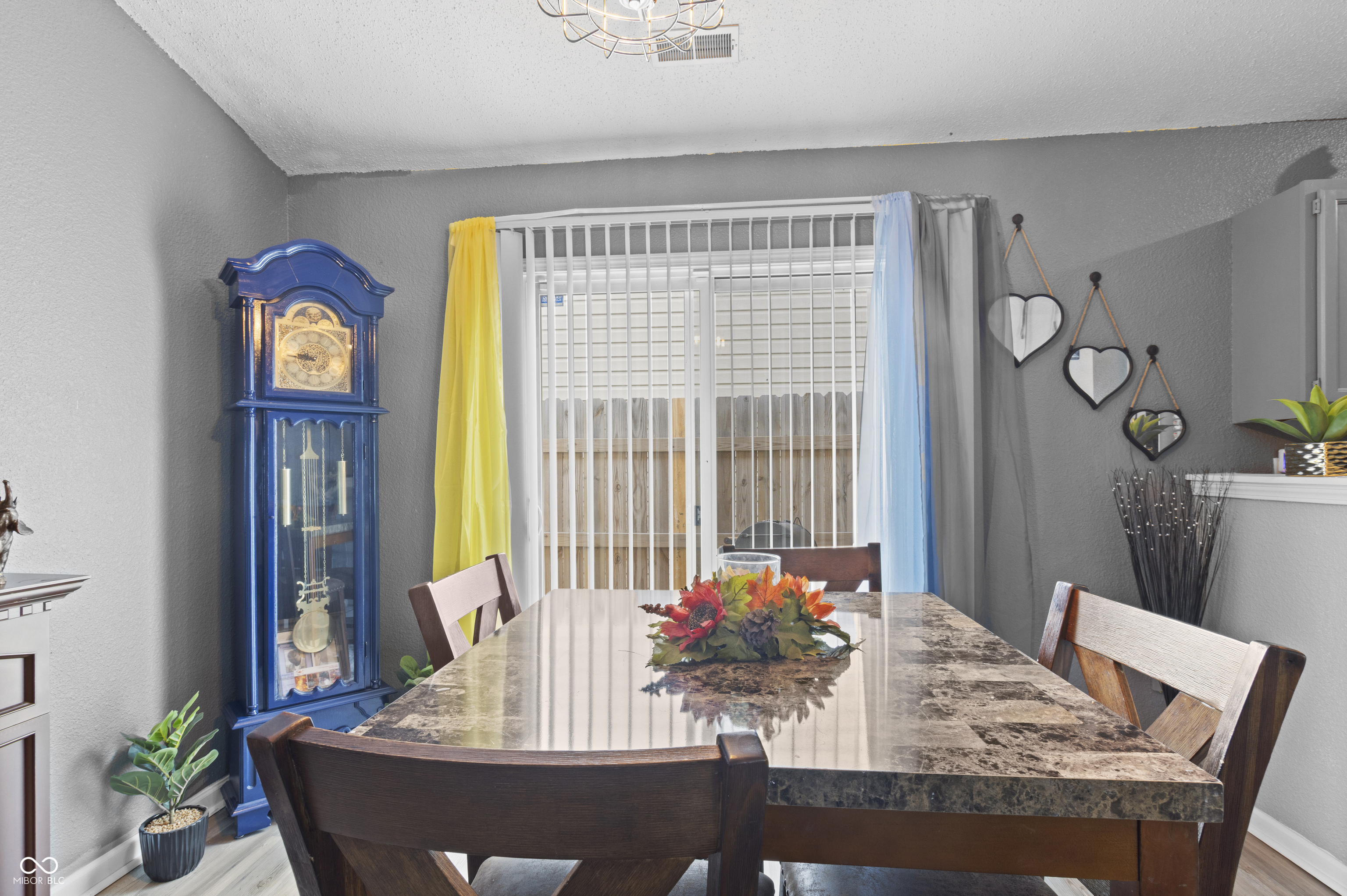 2611 Santaro Court Indianapolis, IN 46217 - Photo 9 of 20