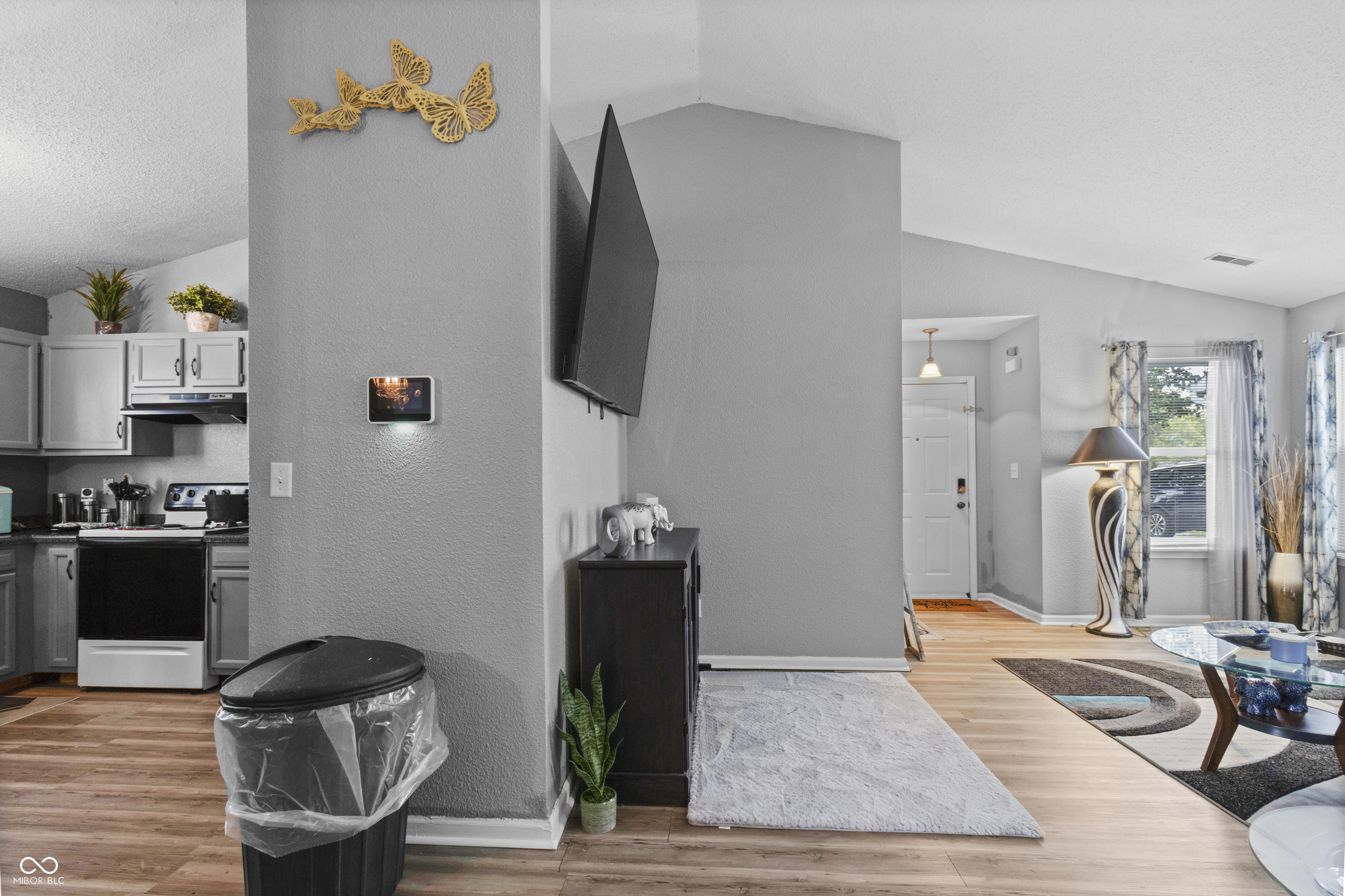 2611 Santaro Court Indianapolis, IN 46217 - Photo 10 of 20