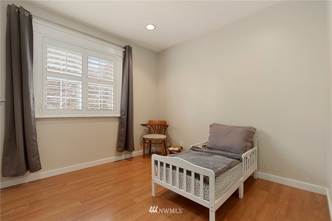 18 218th Place Southeast Bothell, WA 98021 - Photo 21 of 34 a room with a bed and a window