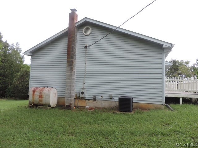 2299 Lockett Road Rice, VA 23966 - Photo 3 of 25 a view of a back yard of the house
