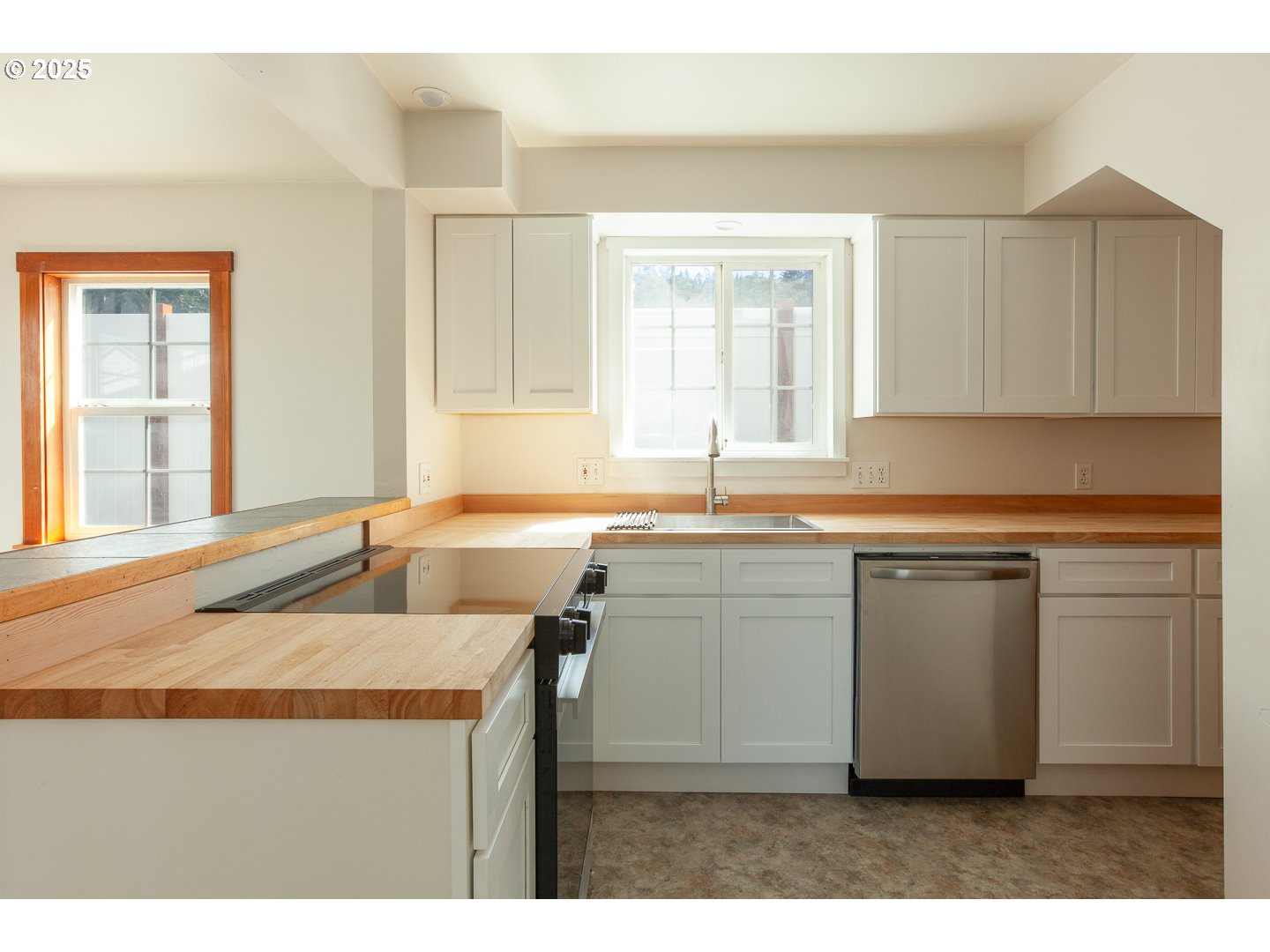 207 Main Street Mosier, OR 97040 - Photo 12 of 39 Kitchen