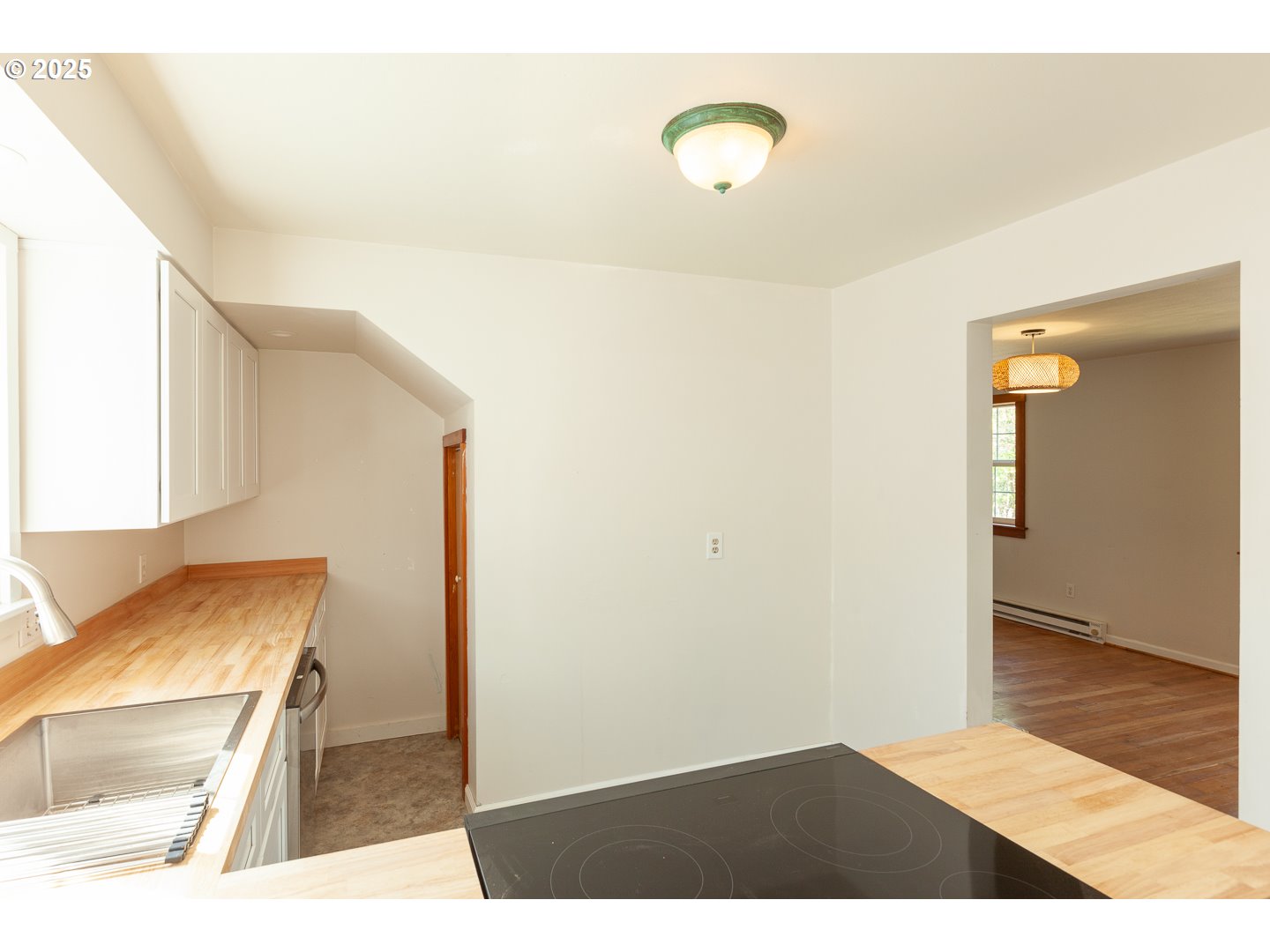 207 Main Street Mosier, OR 97040 - Photo 13 of 39 Gallery Image 13