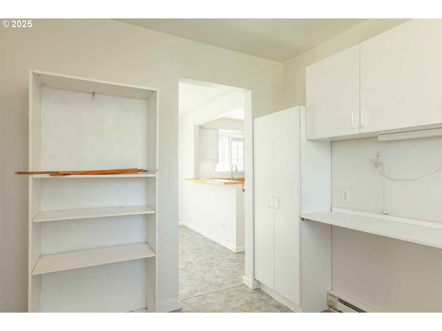 207 Main Street Mosier, OR 97040 - Photo 17 of 39 Mud Room
