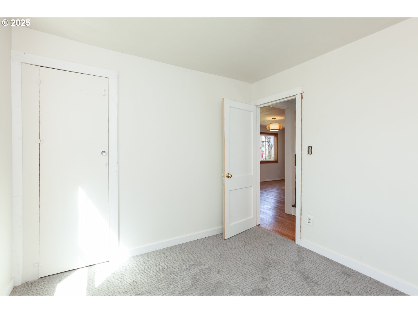 207 Main Street Mosier, OR 97040 - Photo 23 of 39 Bedroom