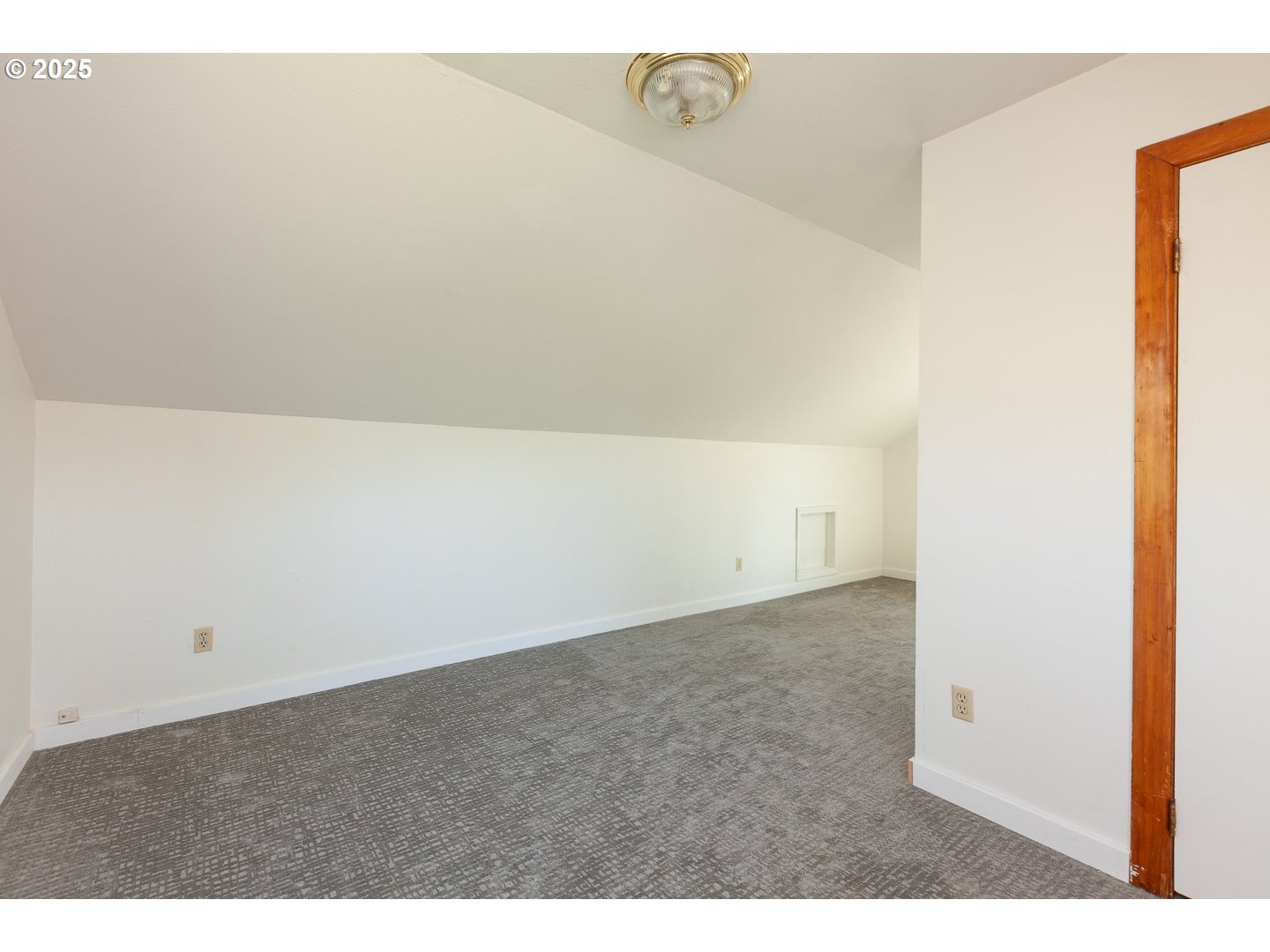 207 Main Street Mosier, OR 97040 - Photo 29 of 39 Bedroom