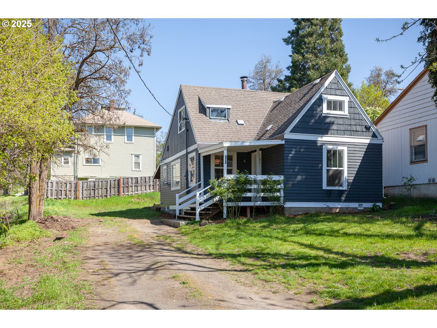 207 Main Street Mosier, OR 97040 - Photo 38 of 39 Gallery Image 38