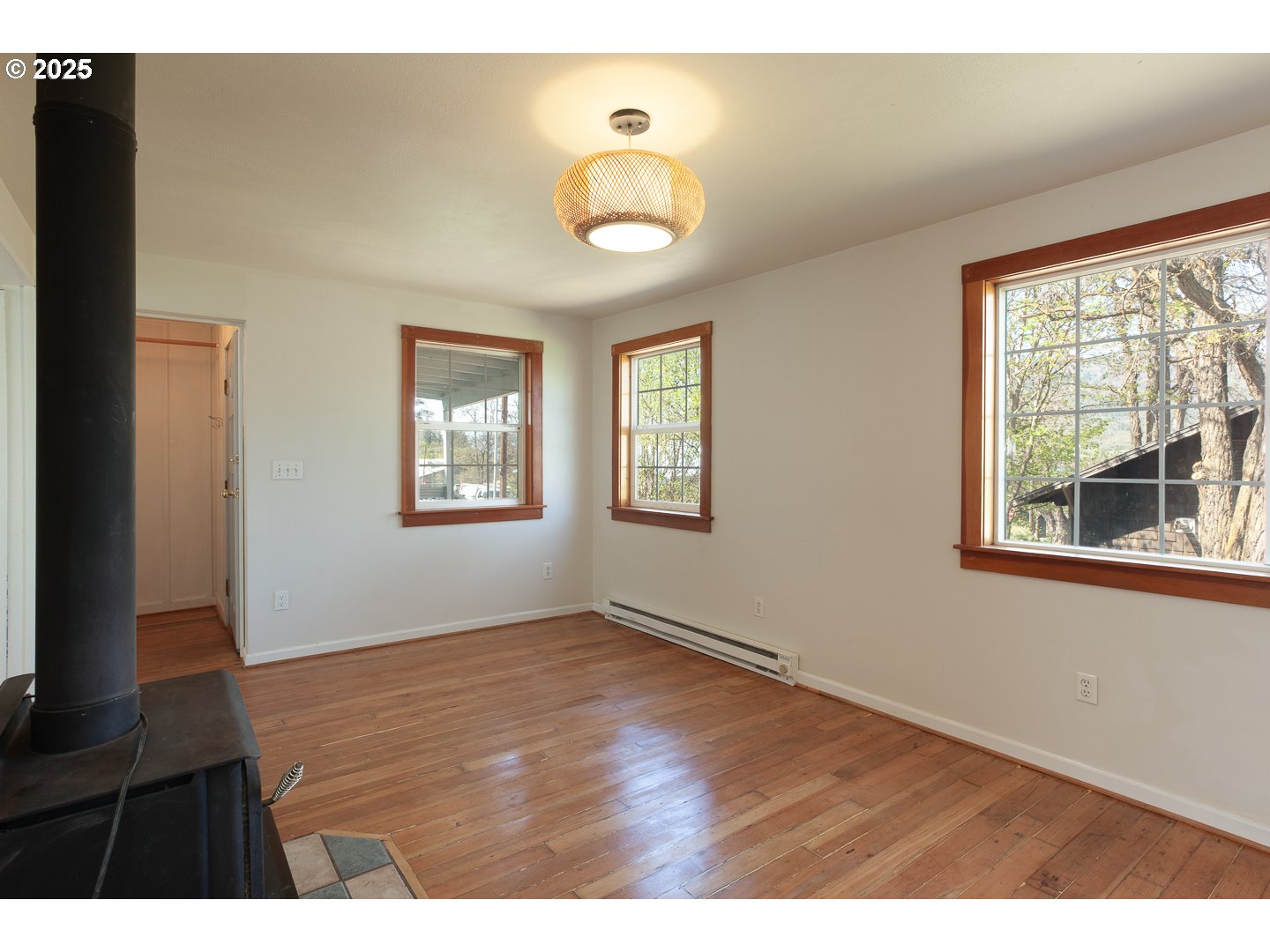 207 Main Street Mosier, OR 97040 - Photo 8 of 39 Gallery Image 8