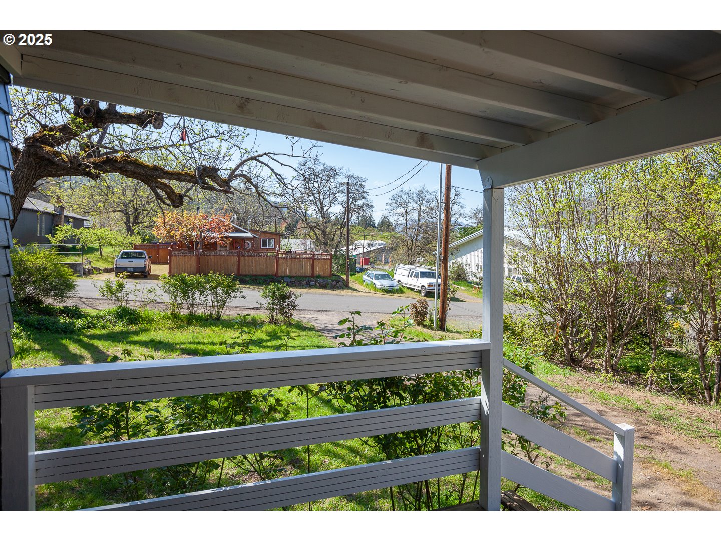 207 Main Street Mosier, OR 97040 - Photo 10 of 39 Deck