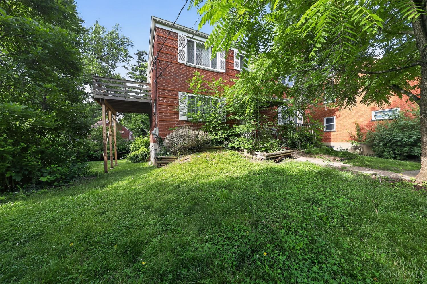 2505 Rack Court Cincinnati, OH 45239 - Photo 3 of 31