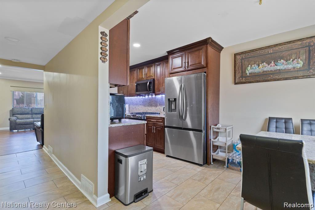 4464 15 Mile Road, Unit 102 Sterling Heights, MI 48310 - Photo 2 of 15 Gallery Image 2