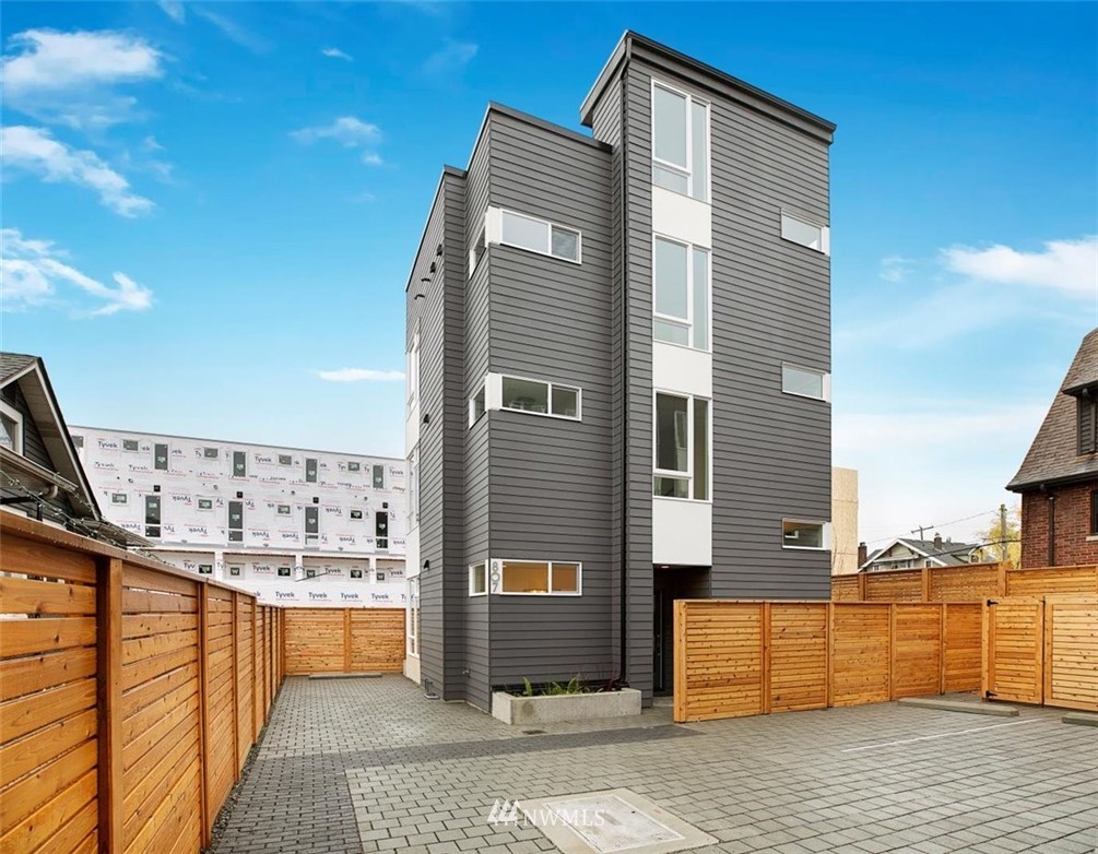 807 North 47th Street Seattle, WA 98103 - Photo 1 of 37 Gallery Image 1