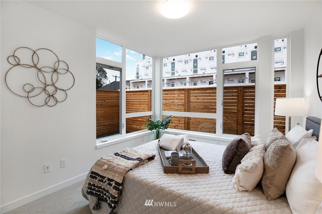 807 North 47th Street Seattle, WA 98103 - Photo 4 of 37 Gallery Image 4