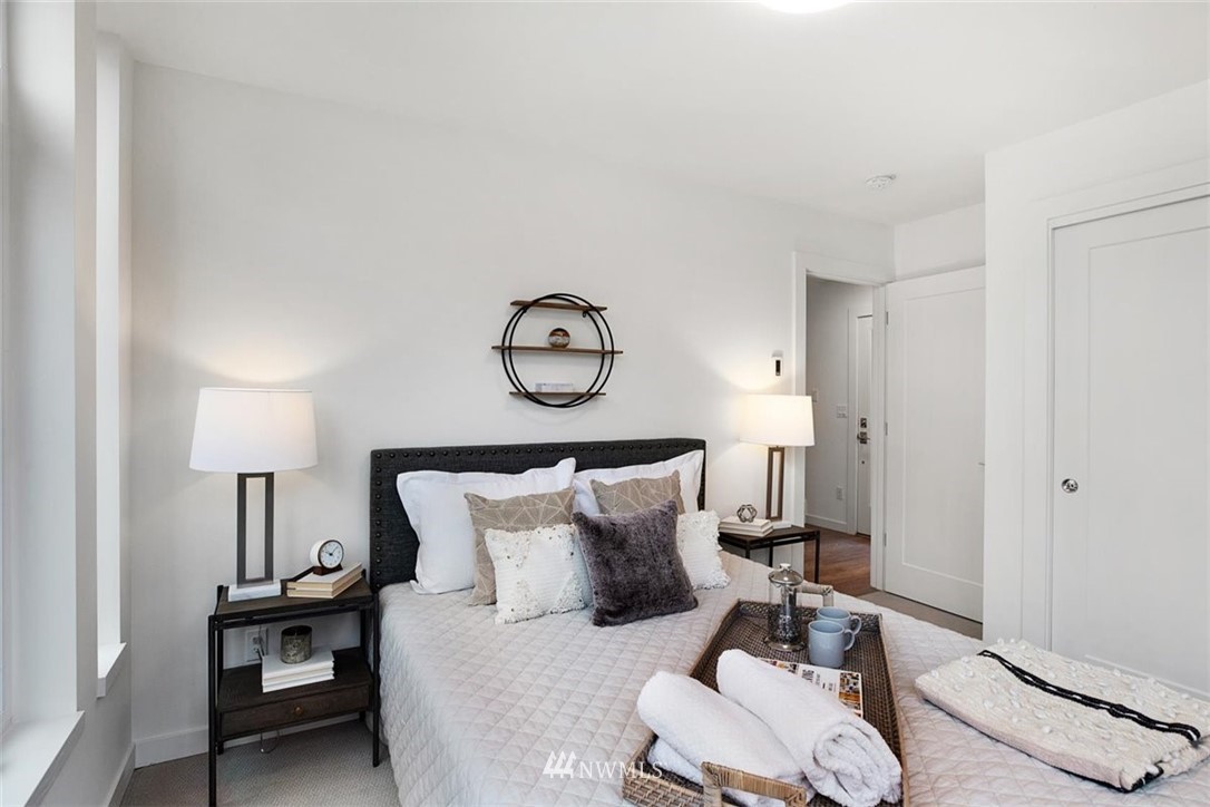 807 North 47th Street Seattle, WA 98103 - Photo 5 of 37 Gallery Image 5