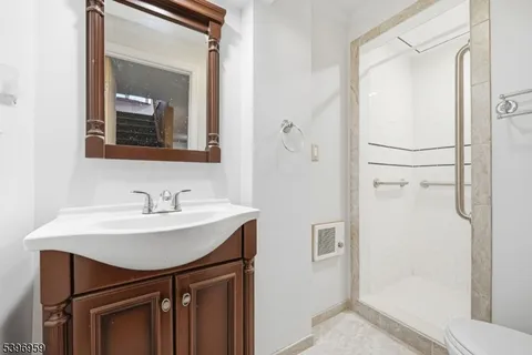 $449,000 | 19 Windy Bush Lane, Sparta, NJ 07871