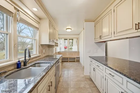 $449,000 | 19 Windy Bush Lane, Sparta, NJ 07871
