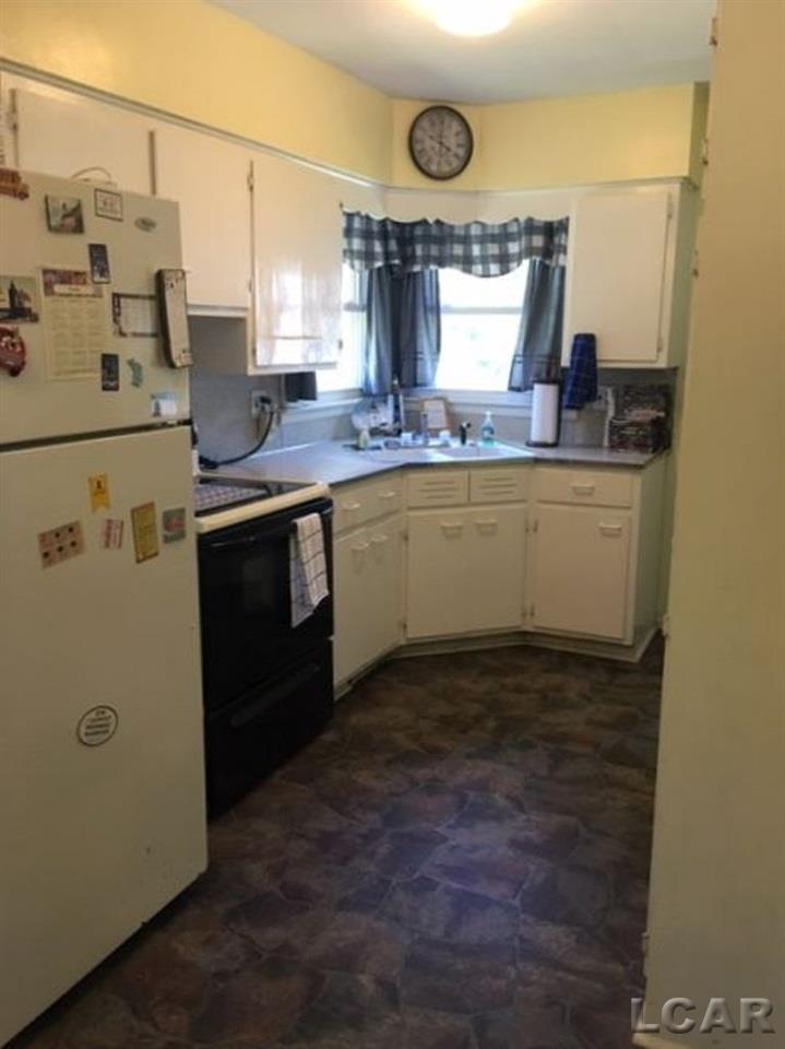 1068 Moore Road Adrian, MI 49221 - Photo 5 of 20 31383369-4.JPG
