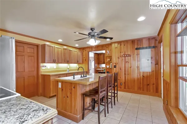 $599,000 | 2209 Sugar Mountain Road 2, Newland, NC 28657