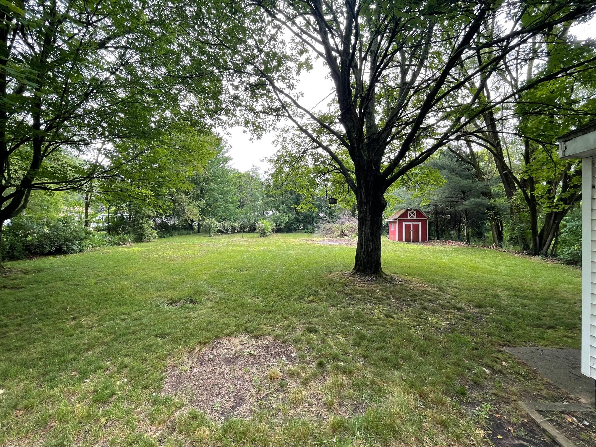718 South Wolf Lake Road Muskegon, MI 49442 - Photo 3 of 15 IMG_3057