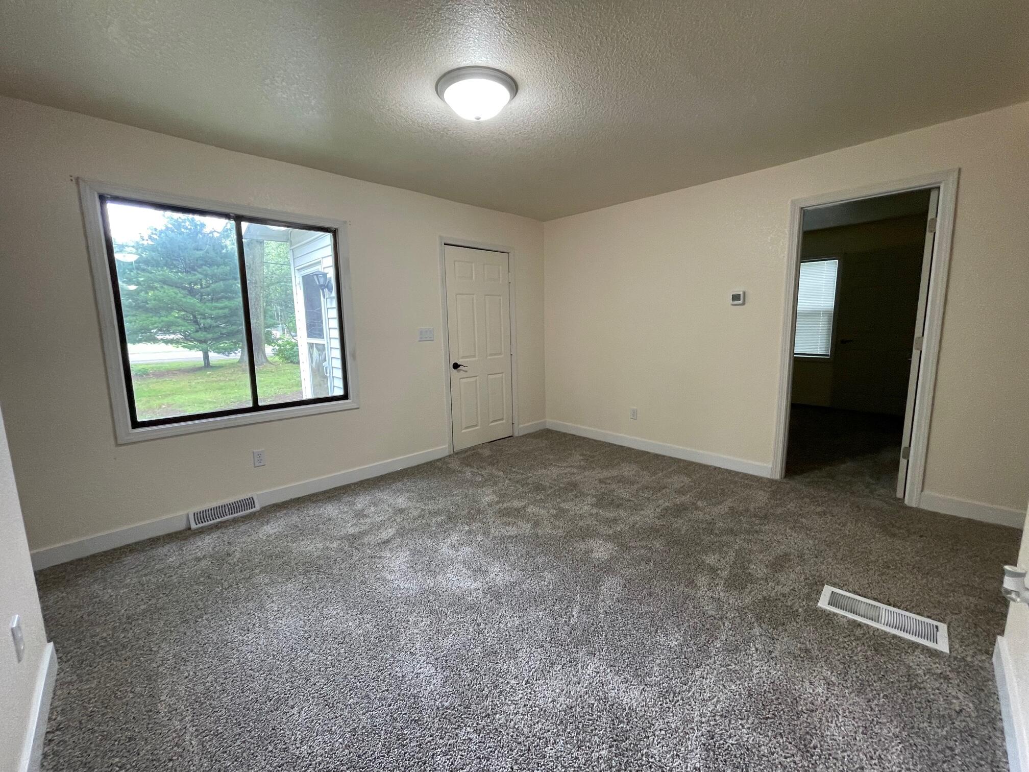 718 South Wolf Lake Road Muskegon, MI 49442 - Photo 6 of 15 IMG_3062