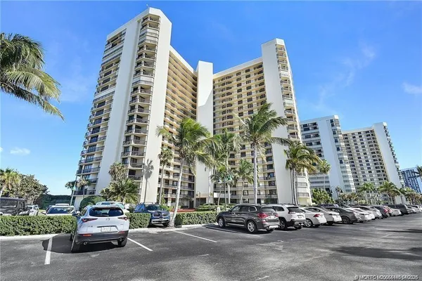 $3,000 | 9500 South Ocean Drive, Unit 1307, Jensen Beach, FL 34957