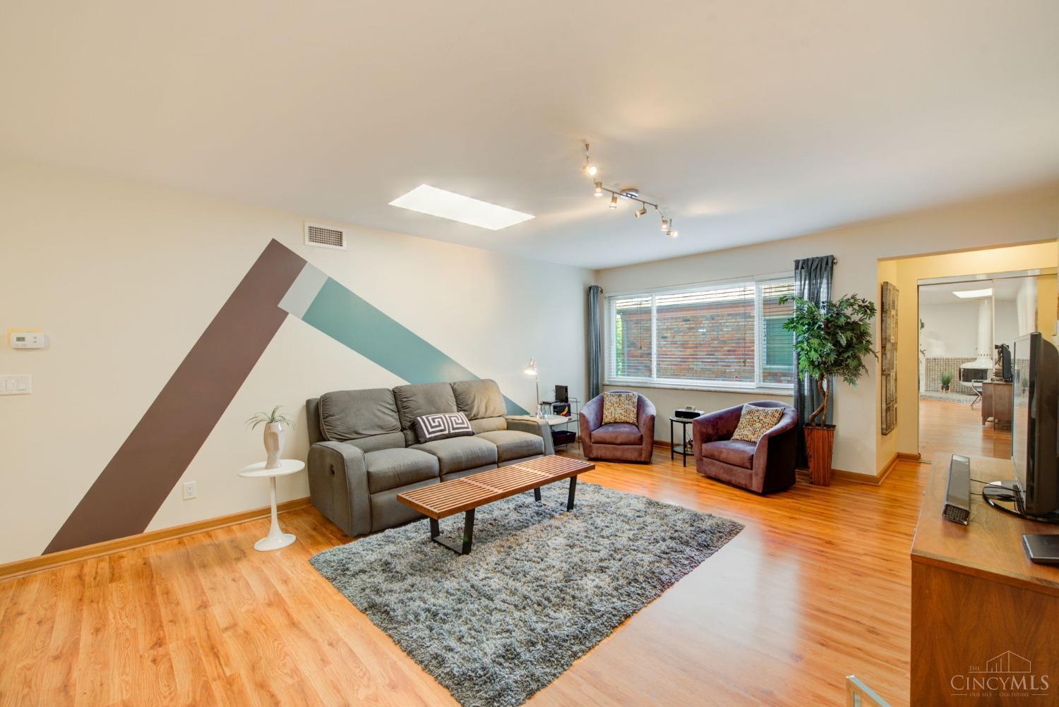 2270 Madison Road, Unit 4D Cincinnati, OH 45208 - Photo 2 of 30 Gallery Image 2