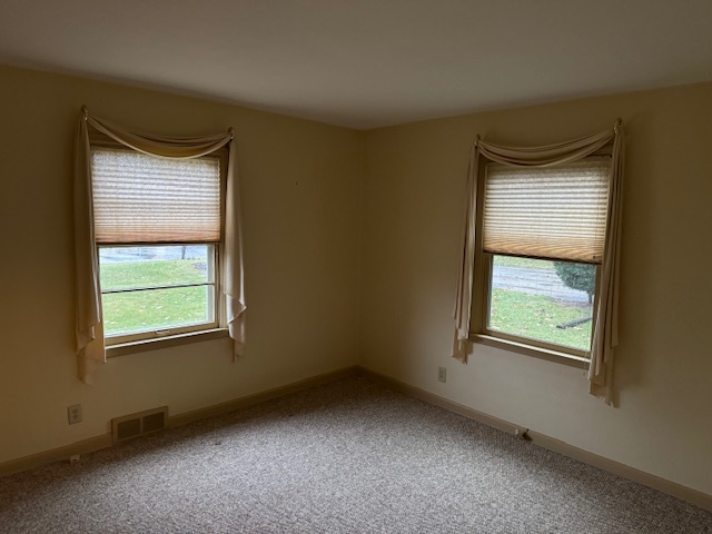 3307 North View Road Rockford, IL 61107 - Photo 14 of 19 an empty room with a window