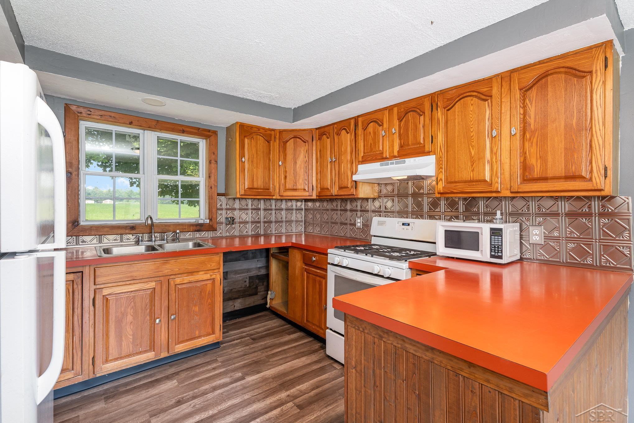 5010 North Pendall Road Alma, MI 48801 - Photo 9 of 28 50181736-6ec71195-1fe4-4813-8534-4d95c3f1af23.JPG