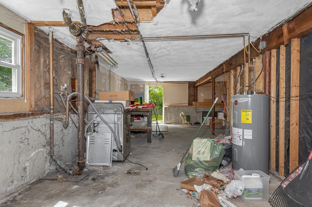 19 Porter Street Billerica, MA 01821 - Photo 22 of 23 a living room with patio furniture